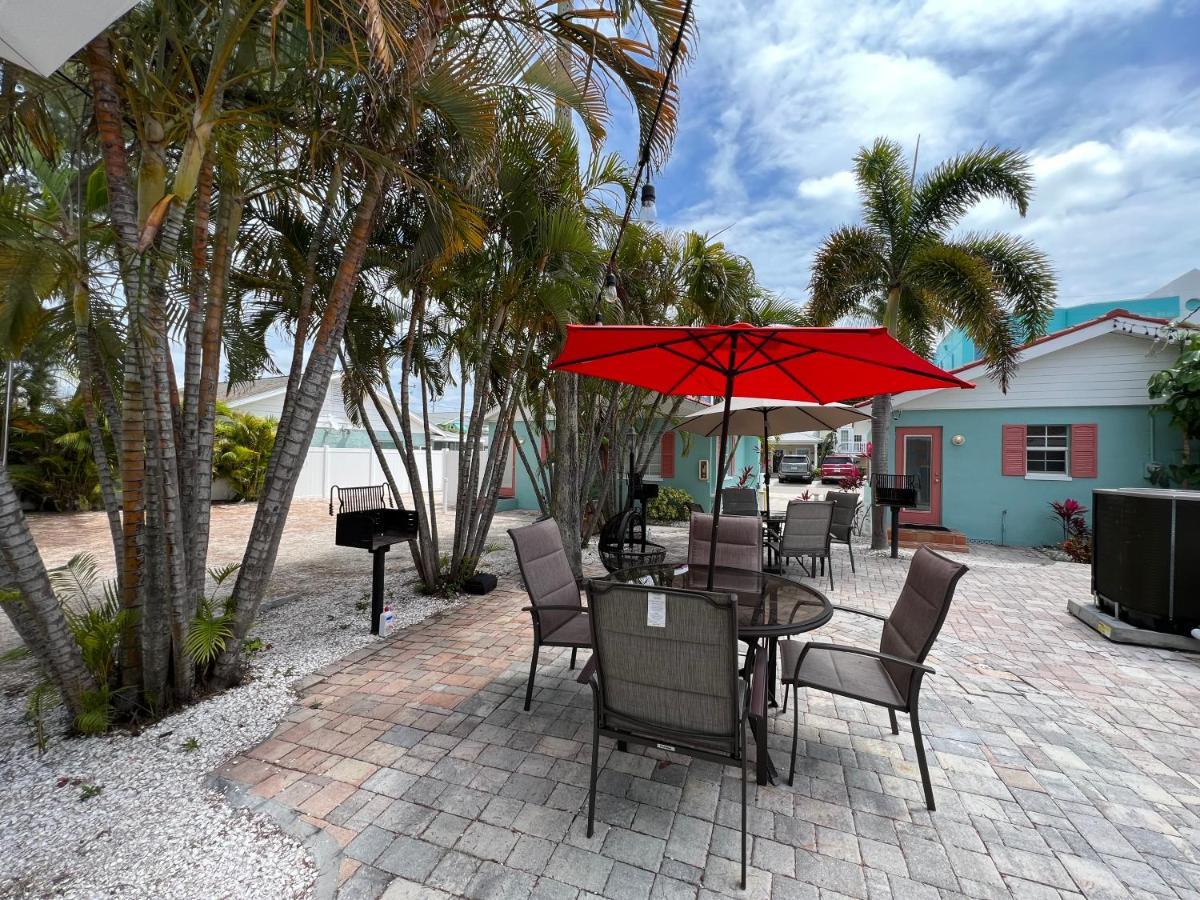 Hotel Blue Waters Treasure Island Esterno foto