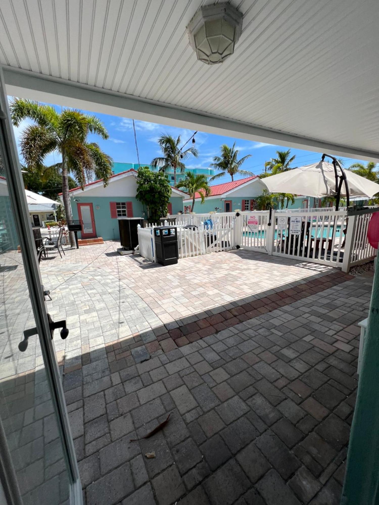 Hotel Blue Waters Treasure Island Esterno foto