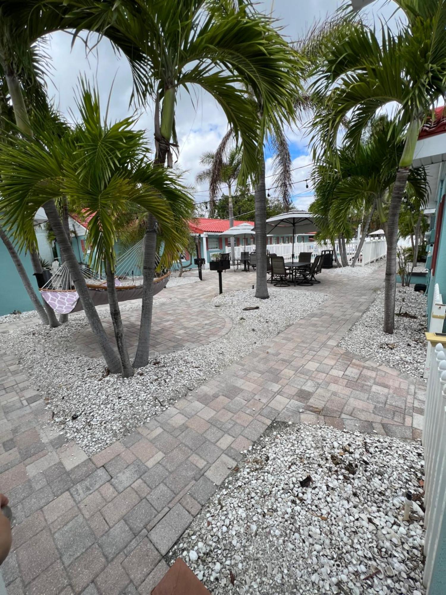Hotel Blue Waters Treasure Island Esterno foto