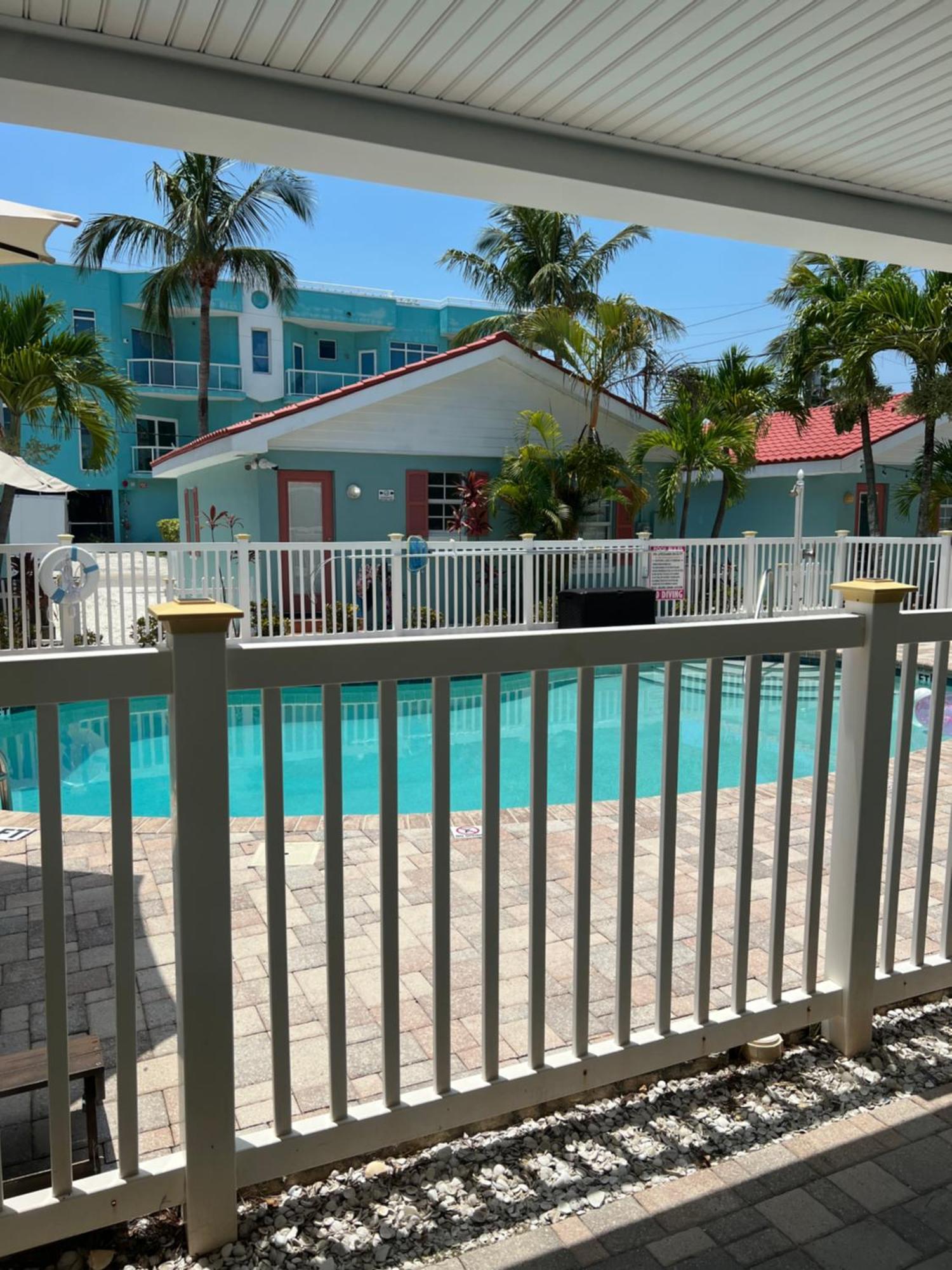 Hotel Blue Waters Treasure Island Esterno foto