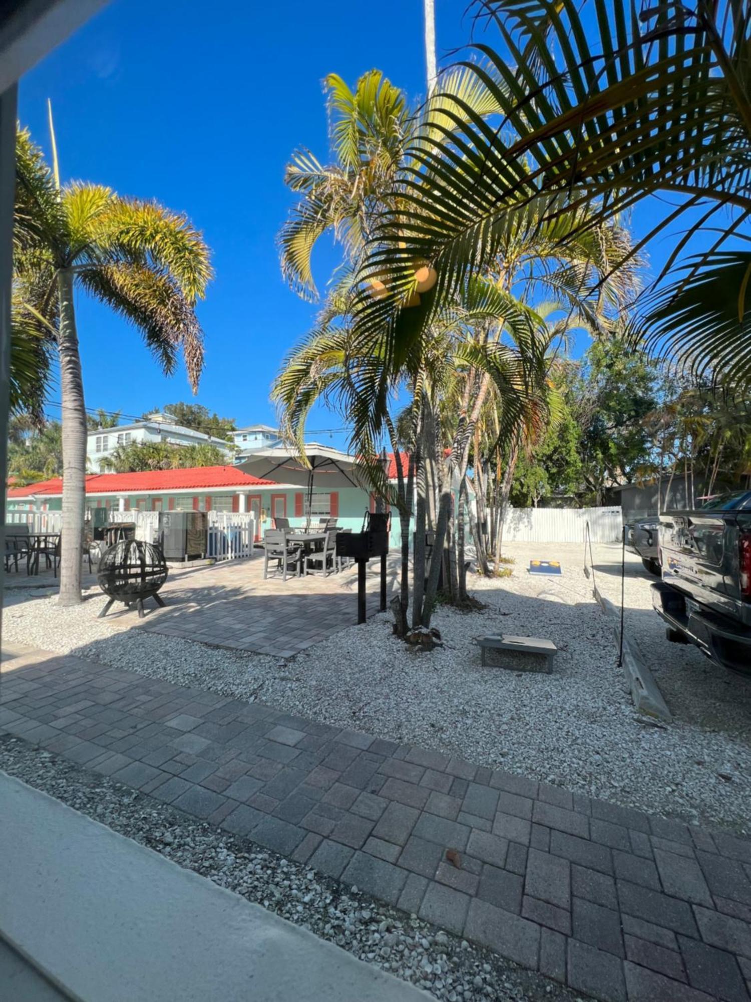 Hotel Blue Waters Treasure Island Esterno foto